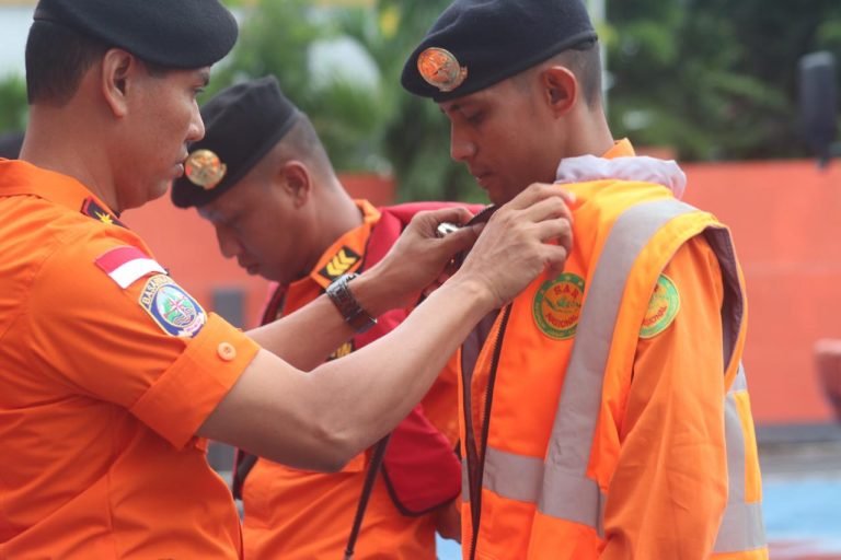 Jelang Natal, Personel Basarnas Siaga di Beberapa Titik