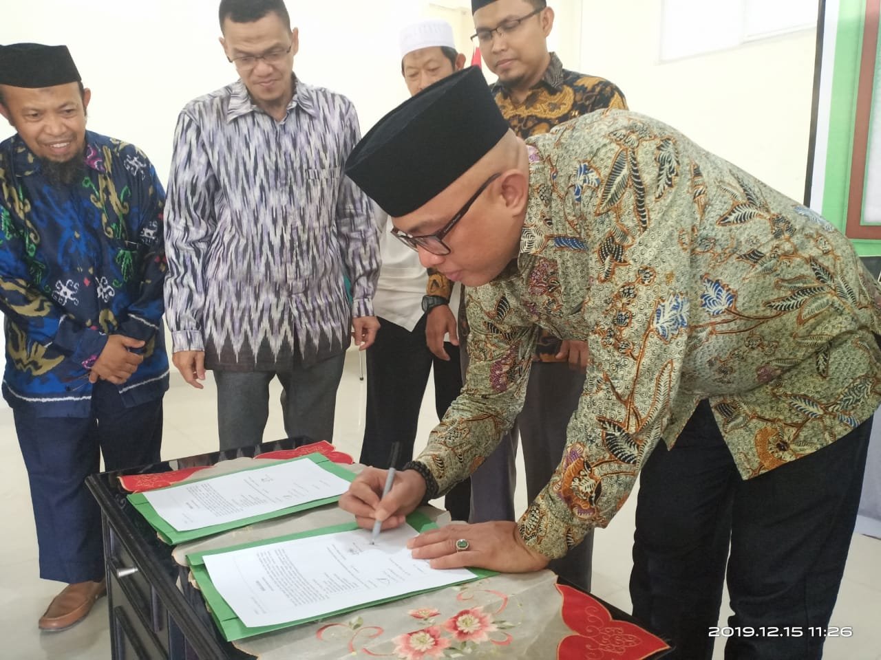 Direktorat Perguruan Tinggi dan Kelembagaan Islam (PTKI) Kemenag dan BAN PT (Badan Akreditasi Nasional Perguruan Tinggi) melakukan visitasi akreditasi ke STAI Al Bayan Makassar pada Ahad, (15/12/2019).