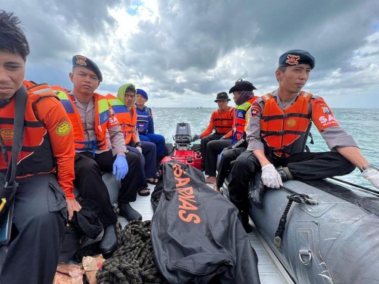 SAR Gabungan Temukan Jasad Korban Tenggelam di Perairan Bajoe