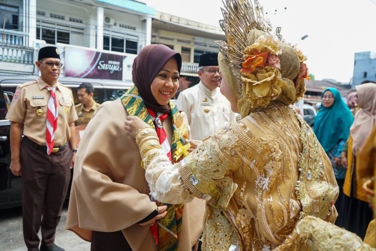 Erna Rasyid Taufan Terharu Saat Hadiri Peletakan Batu Pertama Masjid An-Nashr UPTD SMPN 2 Parepare