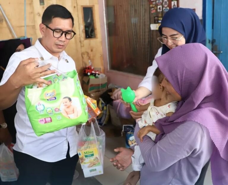 Serahkan Bantuan, Kadis PPKB Parepare: Langkah Konkret Pemkot Atasi Stunting