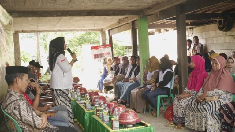 Kampanye di Dusun Allejang, Andi Ina-Abustan Tekankan Komitmen Ketersediaan Pupuk Bagi Petani