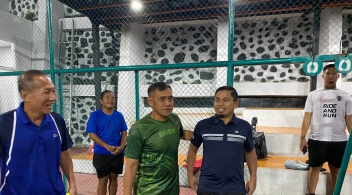 Pjs Komandan Brigif 11/Badik Sakti Kuatkan Sinergitas Bersama Forkopimda Parepare Melalui Olahraga Tenis Lapangan